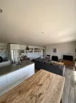 Akaroa Harbour Views | Deck, Cosy Fireplace - ห้องครัว