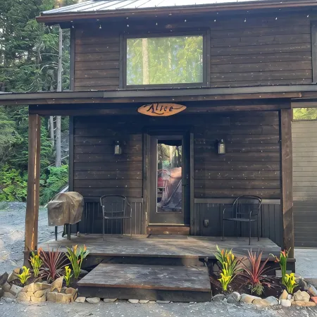 Oz Lodge: Alice Chalet -Brand new, Alaskan chic chalet!