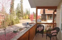 Luxurious Townhome Minutes From Beautiful Downtown, Golf Course, And Ski Area - 발코니