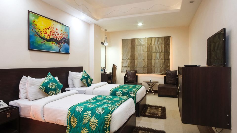 Palm Tree Hotel & Restaurant