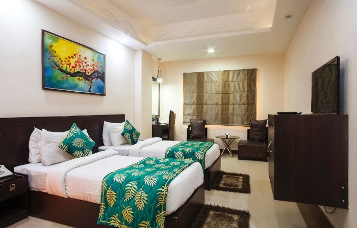 Palm Tree Hotel & Restaurant