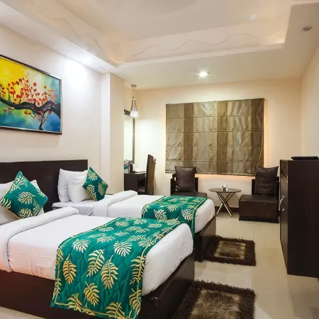 Palm Tree Hotel & Restaurant