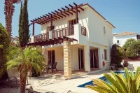 Private Villa with own pool 5 minutes drive to Coral Bay with 2 Sandy beaches - 3 stjerner