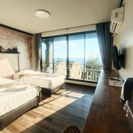 PIMPIMARN BEACH HOTEL