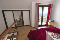 House Crystal Calheta