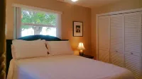 2 Bedroom 1,079 sf Cottage. Dock. Full Kitchen, WI-FI,HDTV, Parking & Pets ok.