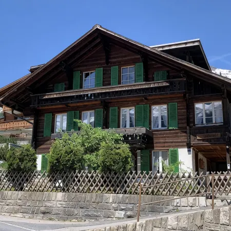 Comfortable 4-bedroom apartment near the mountain railroads