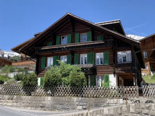 Comfortable 4-bedroom apartment near the mountain railroads