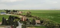 Montana Inspired Cabin close to 4 season outdoor recreation - 3-Star
