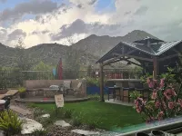 Five-Bedroom Vacation Home Located Eight Minutes from the Menifee Lakes Golf. Hotels in Menifee