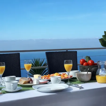 Casa Oliva-Panorama: Large designer apartment, fantastic views, heated pool