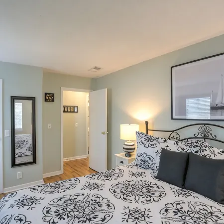 Late Summer Special! Pet Friendly!! Close to Beach!! Email for Quote!