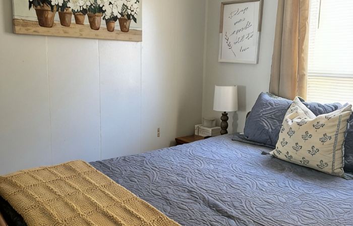 The Broadway Cottage - Great Bend Downtown(Pet Friendly)