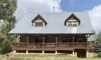 The Drop Inn - Large Home! Close to Wolf Creek, on San Juan River, Hot tub - balcón