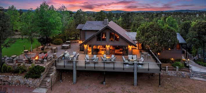 Luxury Estate on 5 Acres - Pickleball, Hot Tub, Mountain Views & Endless Fun โรงแรมในเพย์สัน