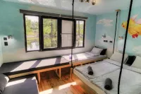 ArkaBarka Floating Hostel - Parvekkeita