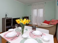 Starry Night - Extra big bed, big bathtub, private parking, sea view, 2 rooms Hotels in Pobri