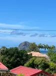 Cosy studio overlooking the rock, 5 minutes from the beach on foot