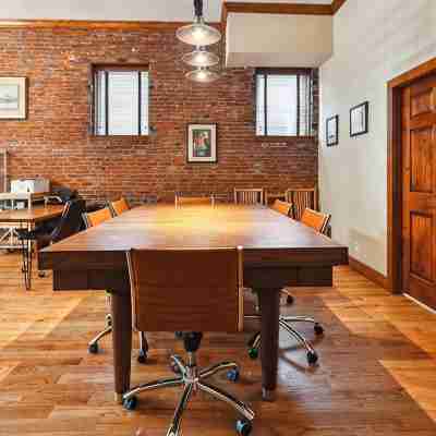 Large Executive 1st Floor Apartment with Chefs Kitchen! Others