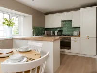6 the Maltings, Stunning 1st Floor Apartment in Fishing Village Crail. Hotels in Crail