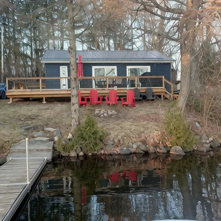 Waterfront Cottage | 3 bedroom | 1 bath | sleeps 6 people with Gourmet Kitchen