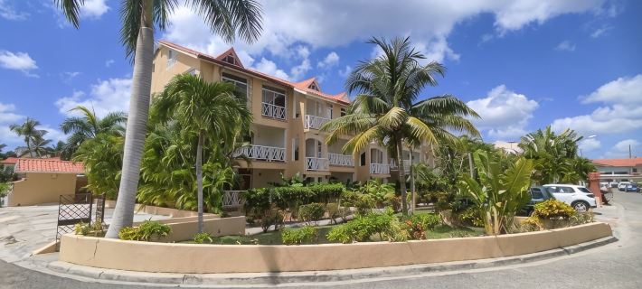 Luxury Beachside Apartment with Rooftop Terrace & Private Jacuzzi – Sleeps 6 Hotels in Dominicus