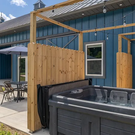 New Barndo/ATV Trailer Park/Outdoor Shower/HotTub
