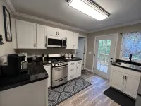 Cozy Cottage / Writers Retreat  . Nestled in the woods . Private - 4-Star