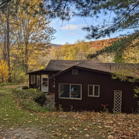 Falling Waters Retreat - Hot Tub • Fire Pit • Finger Lakes Escape