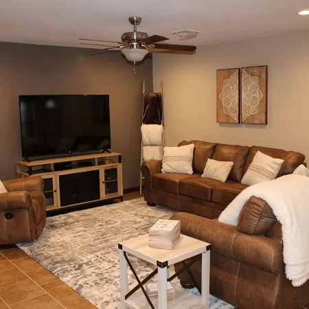 Quiet and Comfortable! 5 minutes away from parks/hospitals