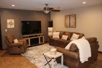 Quiet and Comfortable!  5 minutes away from parks/hospitals