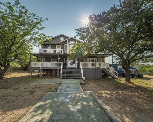 Cozy 3-Bedroom Beach Front Cabin Quiet, Cozy, Pirate Themed Beach Getaway Hotels in Stephens County