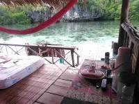 Cozzy Beser Bay Homestay - 주차장