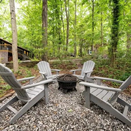 Tranquil & Stylish: Wineries, Hiking, 5min to Town, Hot Tub, Firepit, King bed