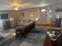 CWR Cottage - A cozy cottage in a quiet country setting