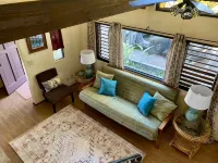 Gingerbread House-Less than a mile from Paia town and all North Shore beaches - Wifi