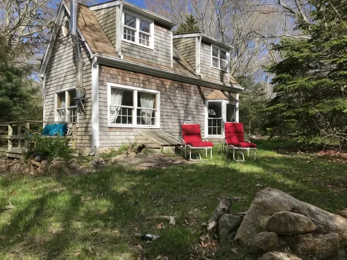 Lambert's Cove Beach Getaway - NEW LISTING Private Beach Access! - Homestays
