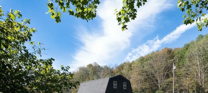 Renovated 4 BR 3 BA Barn; 30 mins to Hudson, 15 mins to the Berkshires! Hotels in Columbia County