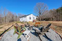 Enchanting 2 Bedroom Cottage, The Fox Den, 258 Acres, Farmville, VA - WiFi