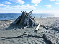 Coastal Retreat Across From Puget Sound Sleeps 2-4. High Speed Internet.