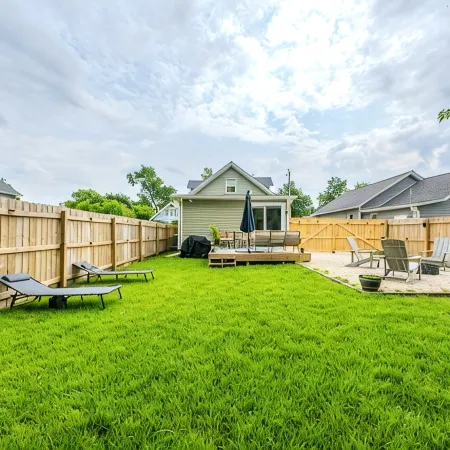 Peaceful Pet-Friendly Cottage Near Starved Rock+EV Charger+Fully Fanced Yard!