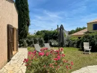 Charmante Villa Provençale de 3 Chambres à 450m du Centre de Flayosc Hotels in Flayosc