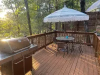 Storybook Cottage on Lay Lake with Kayaks - Wifi
