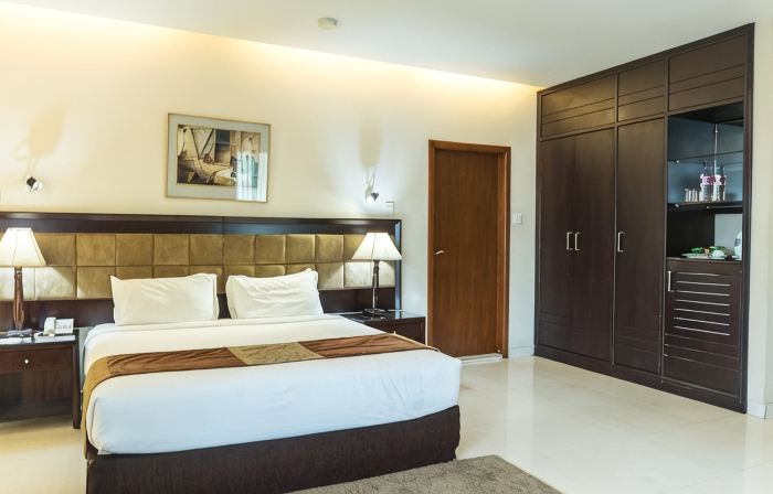 The Avenue Hotel & Suites