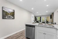 New! 3BR Condo, Private Hot Tub, Close to Strip