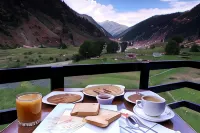 Mount Feast Hotel Naran - พร้อมอาหารเช้า