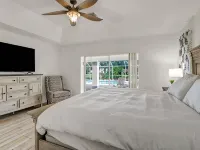 Pristine Luxury Heated Pool Home on the Golf Course 렐리 호텔