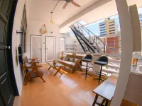 Concrete Jungle Cabin โรงแรมใกล้หอนาฬิกาอัทกินสัน