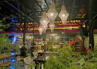 100% Cafe Moto Hostel - bar