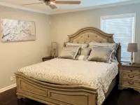 Travelers Rest Treasure Pets Welcome    Sleeps 8 3 Bedroom 2 Bath 2 King 2 Queen - 컨트리 하우스